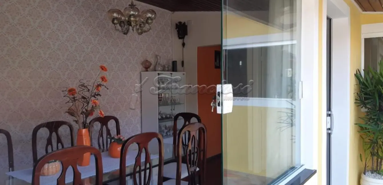 Casa com 4 quartos à venda, 546m2 em Centro, Itapetininga - SP - imagem 7 Foto 7 de Casa com 4 quartos à venda, 546m2 em Centro, Itapetininga - SP