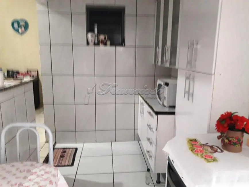 Casa com 3 quartos à venda, 148m2 em Itapetininga - SP - imagem 5 Foto 5 de Casa com 3 quartos à venda, 148m2 em Itapetininga - SP