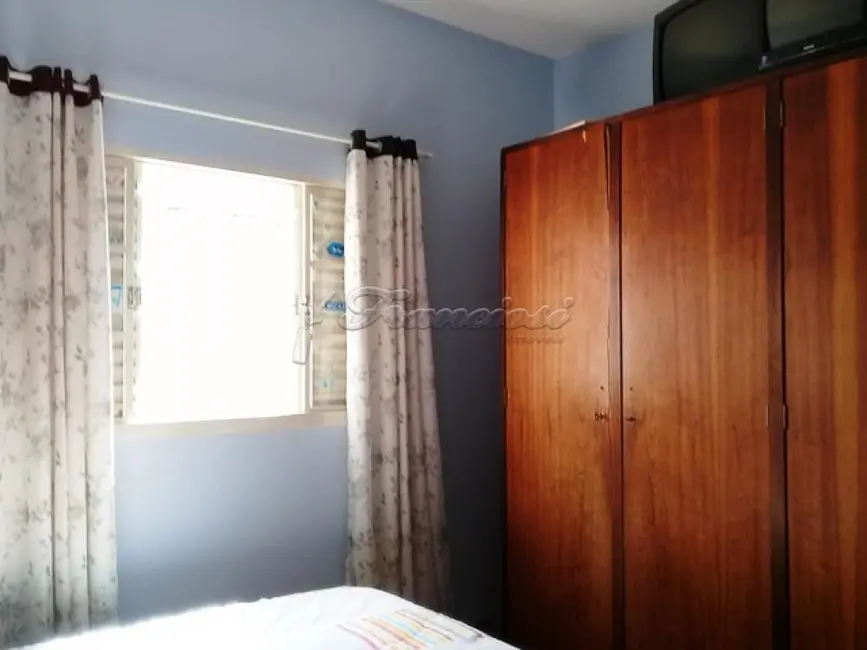 Casa com 4 quartos à venda, 250m2 em Vila Barth, Itapetininga - SP - imagem 8 Foto 8 de Casa com 4 quartos à venda, 250m2 em Vila Barth, Itapetininga - SP