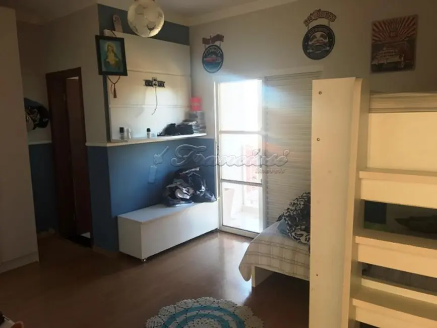 Casa com 3 quartos à venda, 270m2 em Vila Vendramini, Itapetininga - SP - imagem 5 Foto 5 de Casa com 3 quartos à venda, 270m2 em Vila Vendramini, Itapetininga - SP