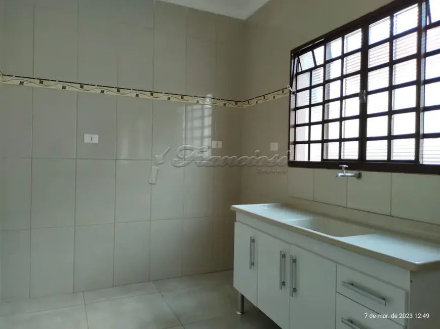 Foto 4 de Casa com 2 quartos à venda, 126m2 em Vila José Salem, Itapetininga - SP
