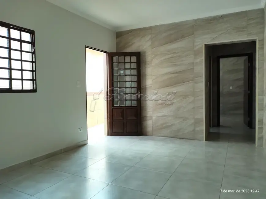 Foto 1 de Casa com 2 quartos à venda, 126m2 em Vila José Salem, Itapetininga - SP