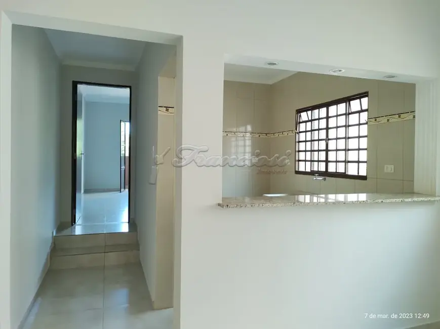 Foto 3 de Casa com 2 quartos à venda, 126m2 em Vila José Salem, Itapetininga - SP