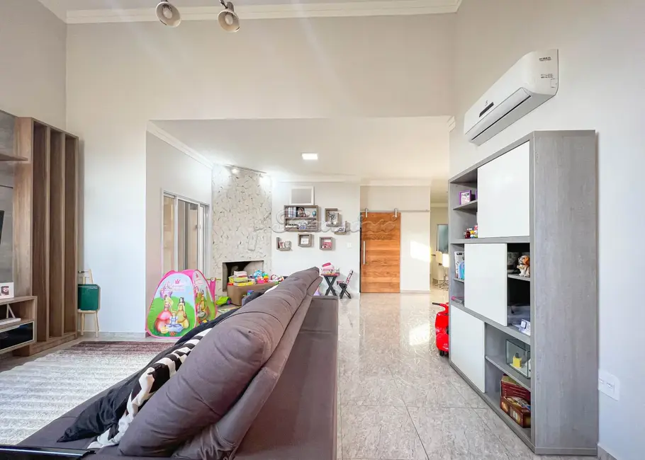 Foto 2 de Casa com 3 quartos à venda, 230m2 em Estância Conceição, Itapetininga - SP