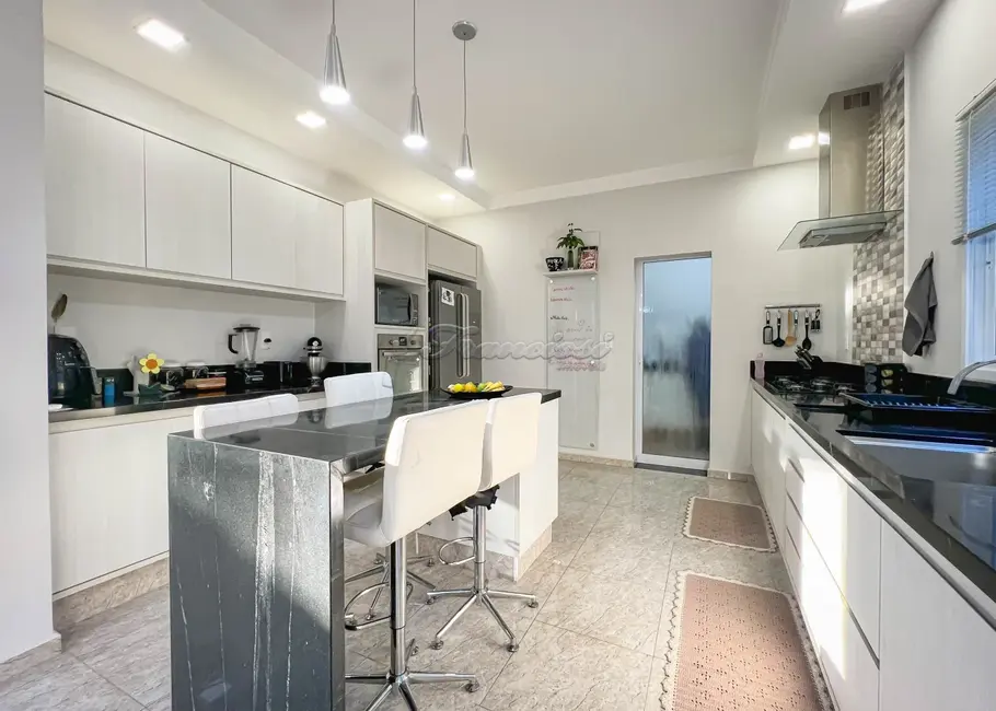 Foto 8 de Casa com 3 quartos à venda, 230m2 em Estância Conceição, Itapetininga - SP