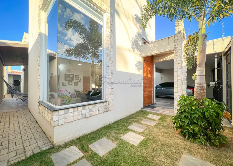 Foto 1 de Casa com 3 quartos à venda, 230m2 em Estância Conceição, Itapetininga - SP