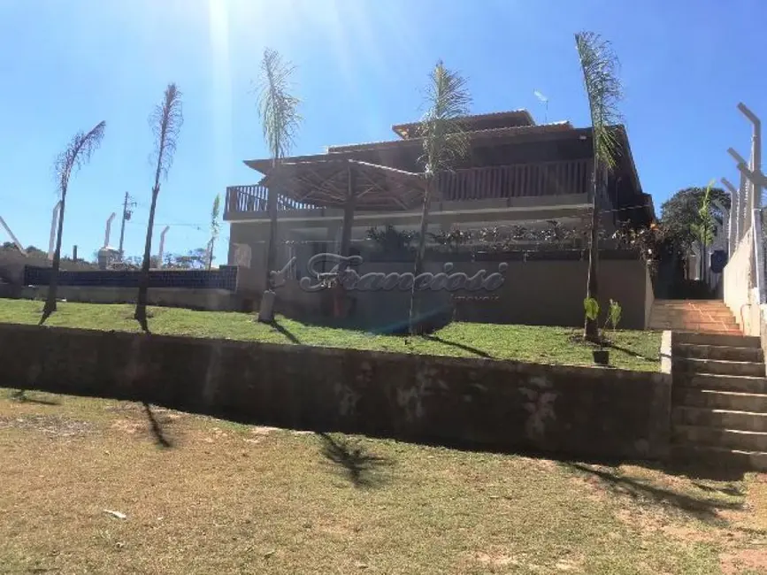 Foto 1 de Fazenda / Haras com 4 quartos à venda, 2200m2 em Itapetininga - SP