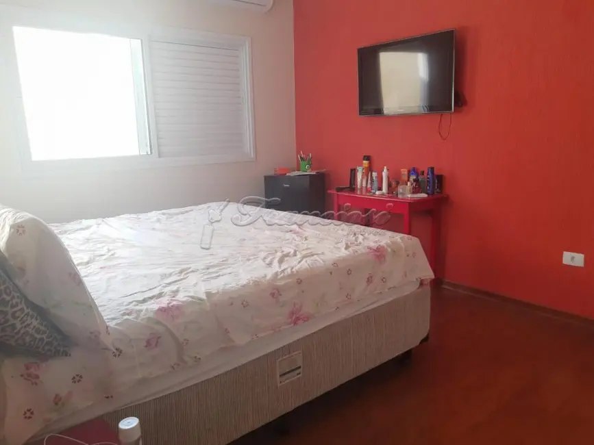 Casa de Condomínio com 3 quartos à venda, 360m2 em Terras de Santo Antônio, Itapetininga - SP - imagem 5 Foto 5 de Casa de Condomínio com 3 quartos à venda, 360m2 em Terras de Santo Antônio, Itapetininga - SP