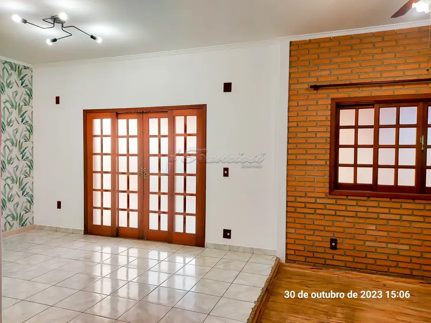 Casa com 3 quartos à venda, 300m2 em Itapetininga - SP - imagem 2 Foto 2 de Casa com 3 quartos à venda, 300m2 em Itapetininga - SP