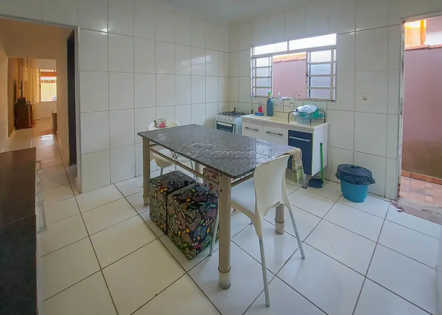 Casa com 2 quartos à venda, 98m2 em Itapetininga - SP - imagem 4 Foto 4 de Casa com 2 quartos à venda, 98m2 em Itapetininga - SP