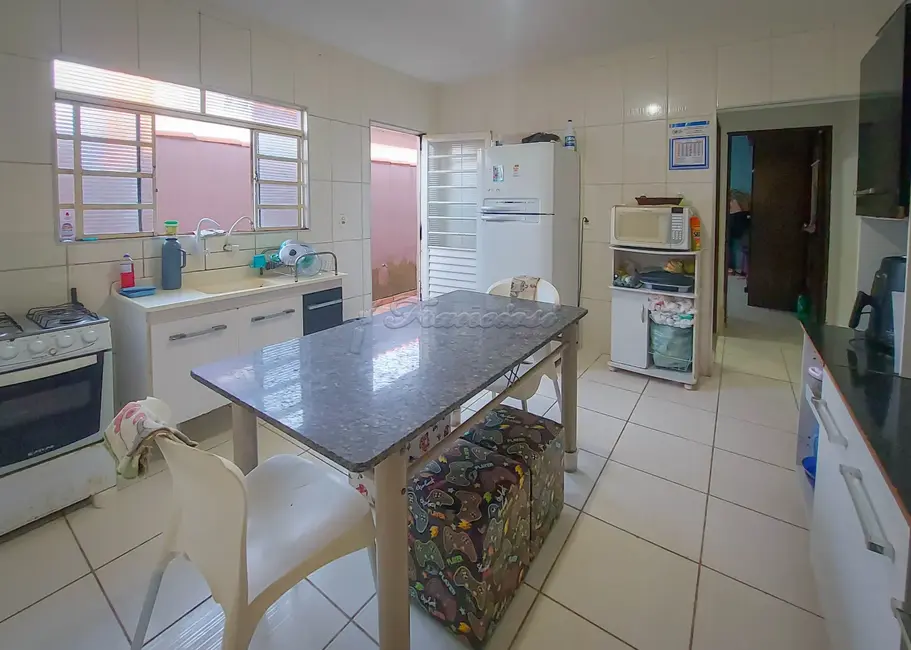 Casa com 2 quartos à venda, 98m2 em Itapetininga - SP - imagem 3 Foto 3 de Casa com 2 quartos à venda, 98m2 em Itapetininga - SP