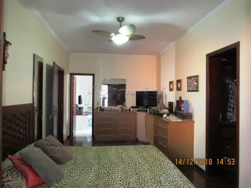 Foto 8 de Casa com 3 quartos à venda, 314m2 em Centro, Itapetininga - SP