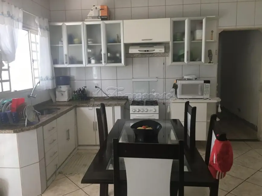 Casa com 3 quartos à venda, 210m2 em Jardim Santa Inêz, Itapetininga - SP - imagem 2 Foto 2 de Casa com 3 quartos à venda, 210m2 em Jardim Santa Inêz, Itapetininga - SP
