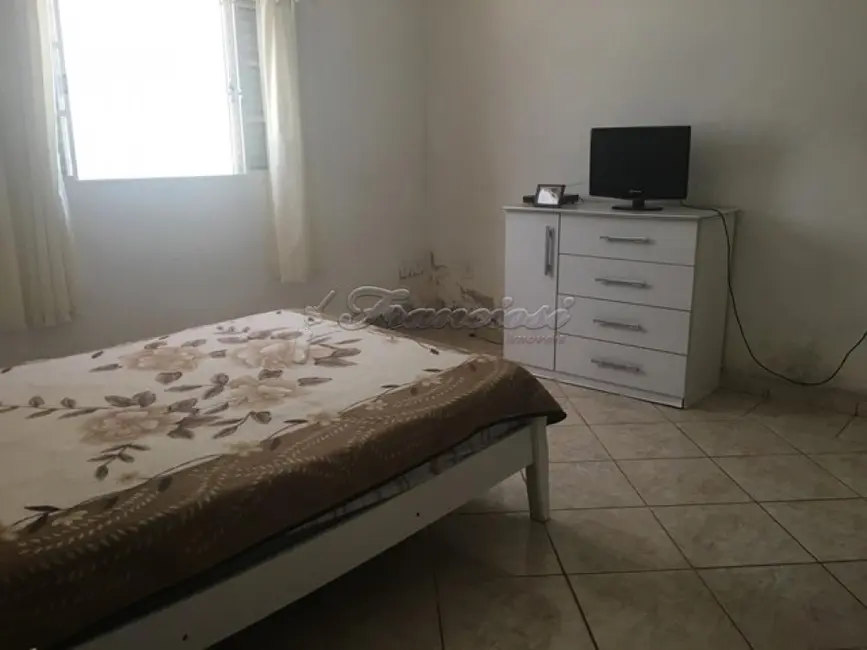 Casa com 3 quartos à venda, 210m2 em Jardim Santa Inêz, Itapetininga - SP - imagem 5 Foto 5 de Casa com 3 quartos à venda, 210m2 em Jardim Santa Inêz, Itapetininga - SP