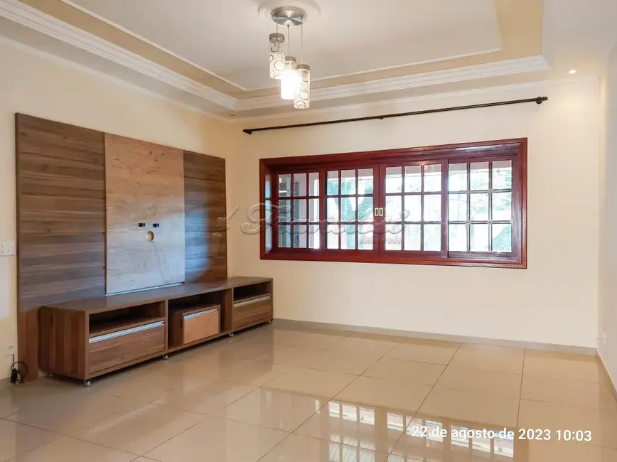 Casa com 3 quartos à venda, 159m2 em Vila Serafim, Itapetininga - SP - imagem 3 Foto 3 de Casa com 3 quartos à venda, 159m2 em Vila Serafim, Itapetininga - SP