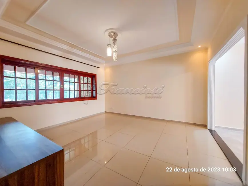 Foto 1 de Casa com 3 quartos à venda, 159m2 em Vila Serafim, Itapetininga - SP