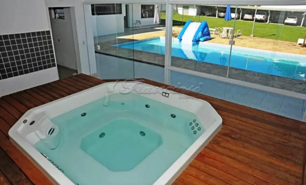 Fazenda / Haras com 9 quartos à venda, 4780m2 em Centro, Sarapui - SP - imagem 5 Foto 5 de Fazenda / Haras com 9 quartos à venda, 4780m2 em Centro, Sarapui - SP