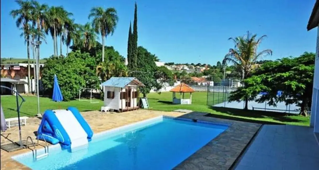 Fazenda / Haras com 9 quartos à venda, 4780m2 em Centro, Sarapui - SP - imagem 4 Foto 4 de Fazenda / Haras com 9 quartos à venda, 4780m2 em Centro, Sarapui - SP