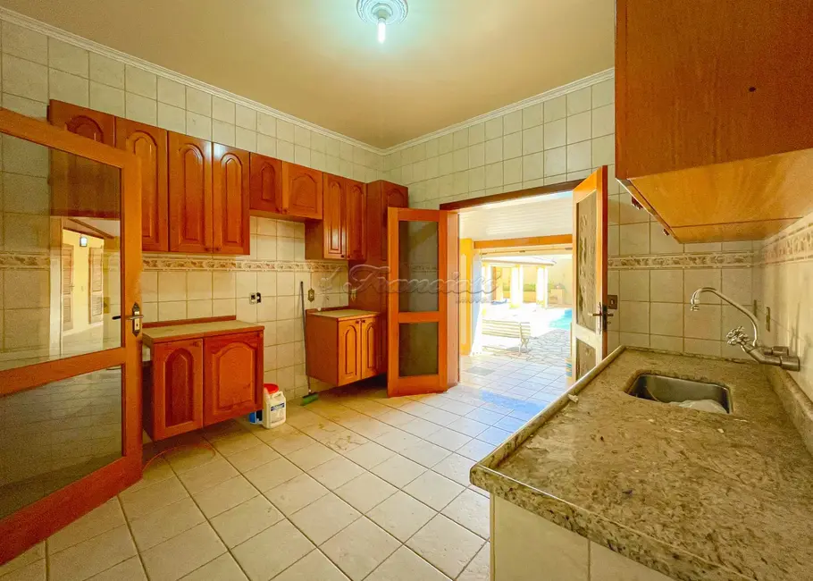 Casa de Condomínio com 4 quartos à venda, 720m2 em Jardim Marabá, Itapetininga - SP - imagem 5 Foto 5 de Casa de Condomínio com 4 quartos à venda, 720m2 em Jardim Marabá, Itapetininga - SP