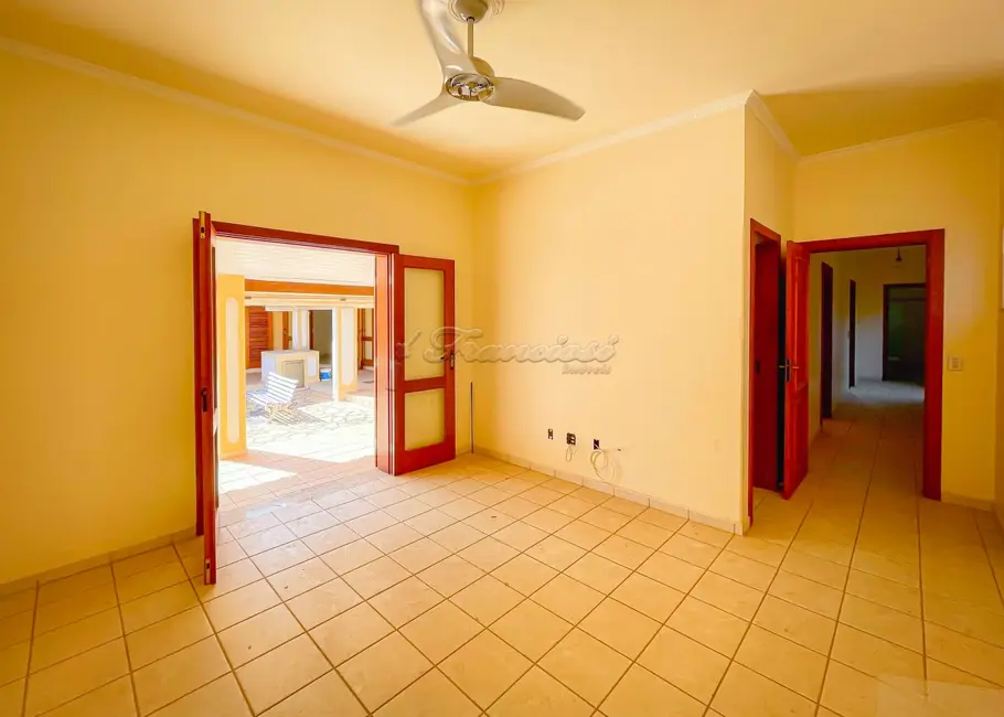 Casa de Condomínio com 4 quartos à venda, 720m2 em Jardim Marabá, Itapetininga - SP - imagem 9 Foto 9 de Casa de Condomínio com 4 quartos à venda, 720m2 em Jardim Marabá, Itapetininga - SP