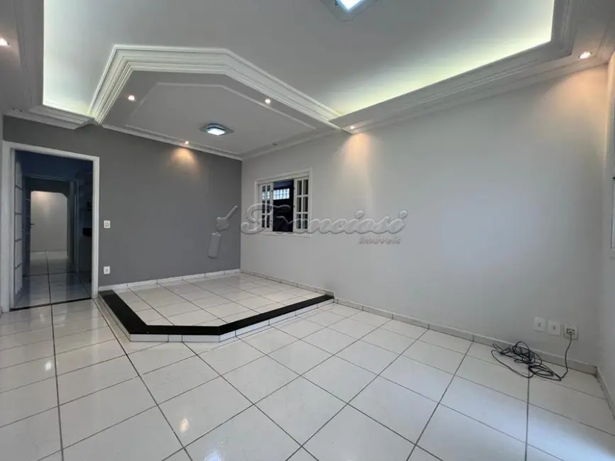 Foto 1 de Casa com 3 quartos à venda, 175m2 em Morada do Sol, Itapetininga - SP