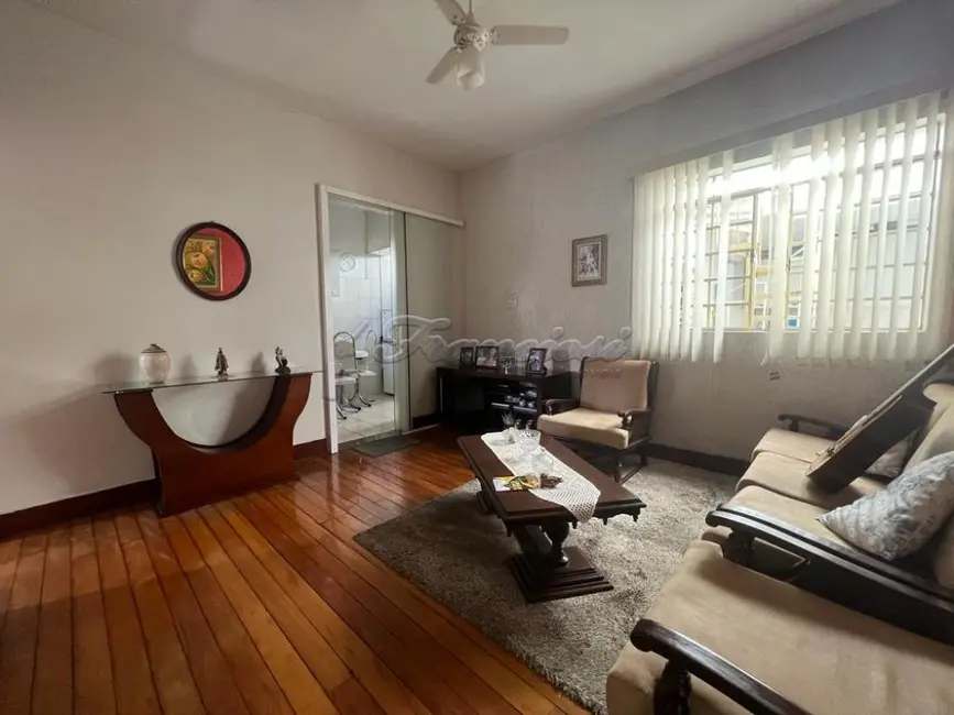 Casa com 3 quartos à venda, 89m2 em Centro, Itapetininga - SP - imagem 1 Foto 1 de Casa com 3 quartos à venda, 89m2 em Centro, Itapetininga - SP