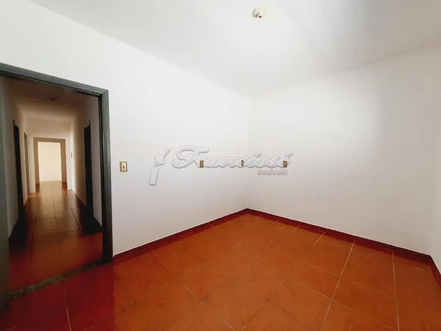 Casa com 3 quartos à venda, 276m2 em Centro, Itapetininga - SP - imagem 9 Foto 9 de Casa com 3 quartos à venda, 276m2 em Centro, Itapetininga - SP