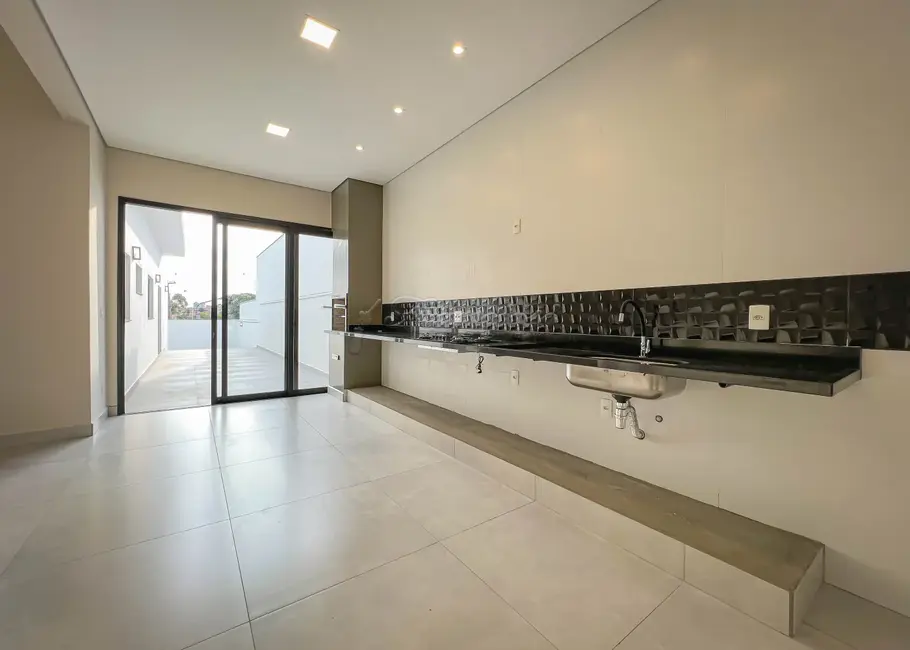 Casa de Condomínio com 3 quartos à venda, 290m2 em Vila Progresso, Itapetininga - SP - imagem 3 Foto 3 de Casa de Condomínio com 3 quartos à venda, 290m2 em Vila Progresso, Itapetininga - SP