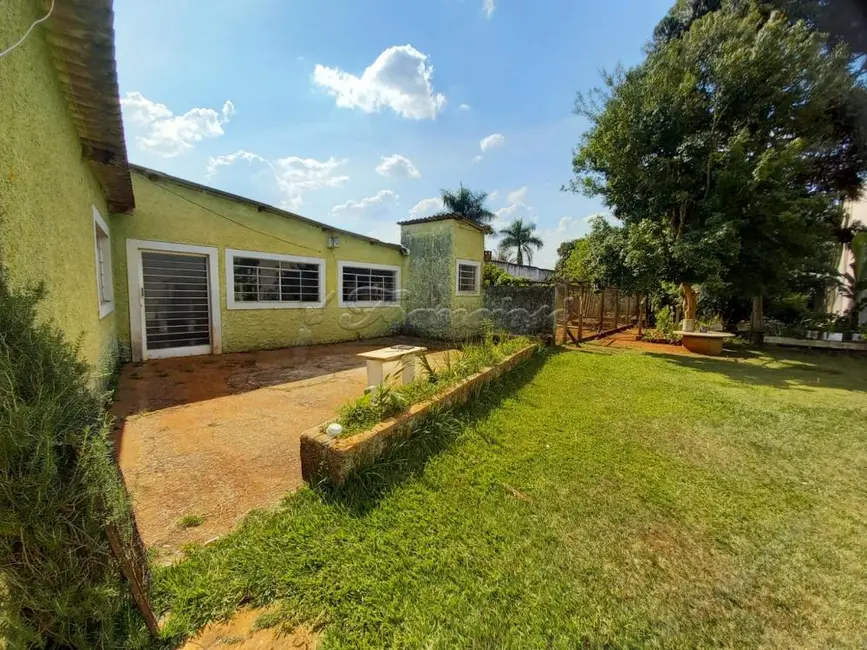 Chácara com 4 quartos à venda, 2000m2 em Estância Conceição, Itapetininga - SP - imagem 3 Foto 3 de Chácara com 4 quartos à venda, 2000m2 em Estância Conceição, Itapetininga - SP