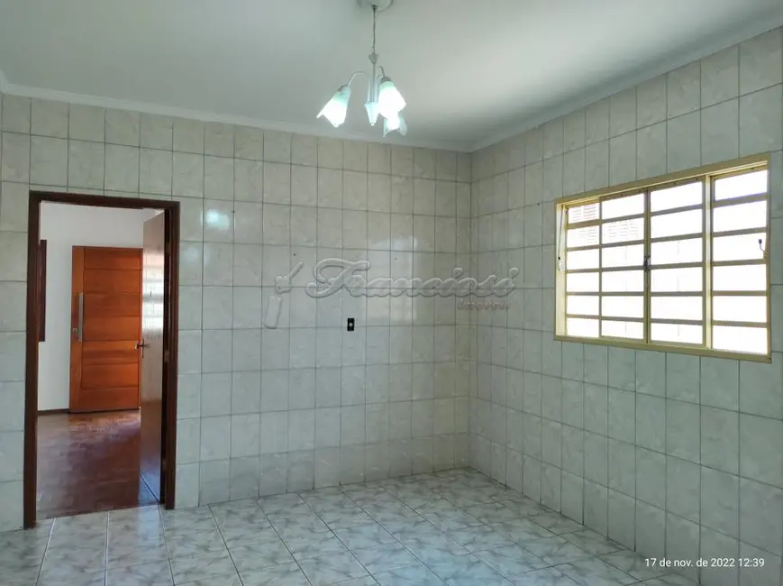 Casa com 3 quartos à venda, 134m2 em Jardim Alvorada, Itapetininga - SP - imagem 5 Foto 5 de Casa com 3 quartos à venda, 134m2 em Jardim Alvorada, Itapetininga - SP