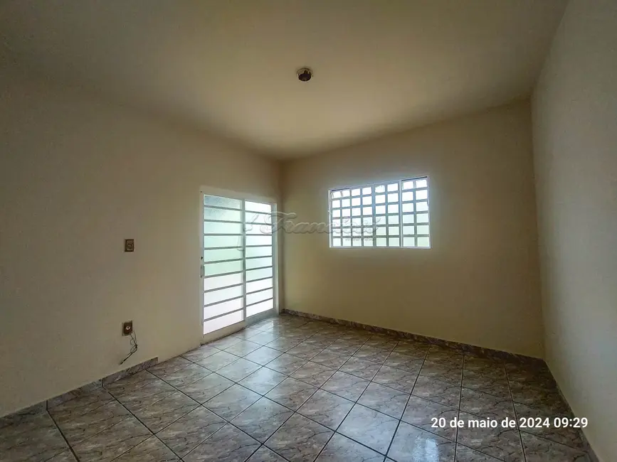 Foto 2 de Casa com 2 quartos à venda, 140m2 em Jardim Fogaça, Itapetininga - SP