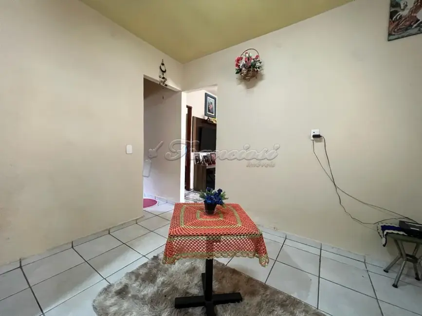 Foto 4 de Casa com 3 quartos à venda, 150m2 em Vila Arruda, Itapetininga - SP