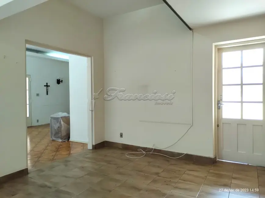 Foto 3 de Casa com 3 quartos para alugar, 360m2 em Centro, Itapetininga - SP
