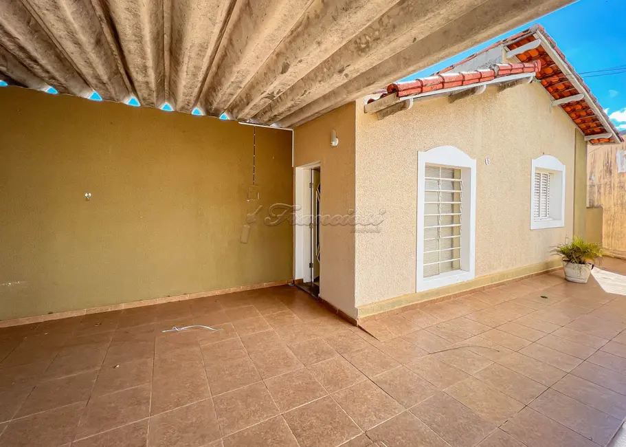 Foto 1 de Casa com 2 quartos à venda, 264m2 em Vila Rosa, Itapetininga - SP