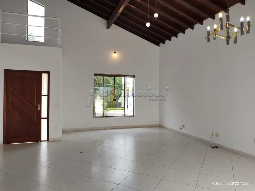 Foto 1 de Casa de Condomínio com 3 quartos à venda, 300m2 em Jardim Marabá, Itapetininga - SP