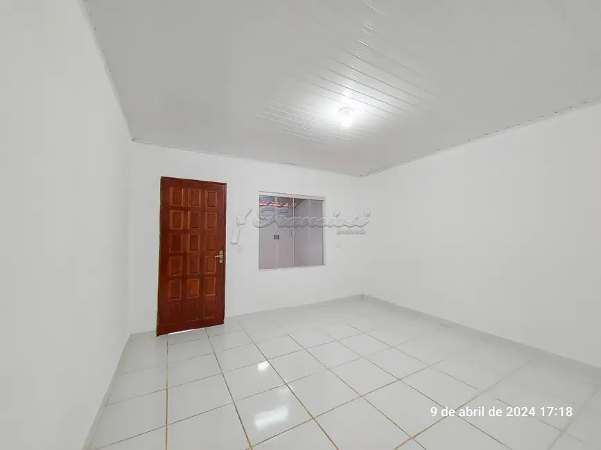 Casa com 3 quartos para alugar, 160m2 em Itapetininga - SP - imagem 2 Foto 2 de Casa com 3 quartos para alugar, 160m2 em Itapetininga - SP