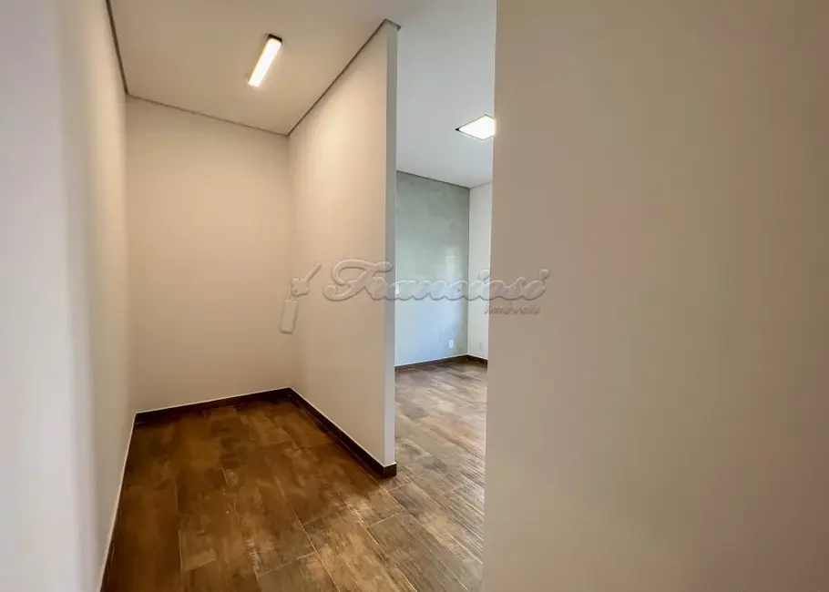 Casa de Condomínio com 3 quartos à venda, 225m2 em Terras de Santo Antônio, Itapetininga - SP - imagem 9 Foto 9 de Casa de Condomínio com 3 quartos à venda, 225m2 em Terras de Santo Antônio, Itapetininga - SP
