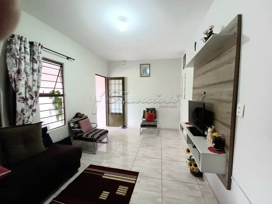 Foto 1 de Casa com 3 quartos à venda, 150m2 em Jardim Brasil, Itapetininga - SP