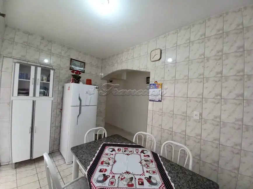 Casa com 3 quartos à venda, 150m2 em Jardim Brasil, Itapetininga - SP - imagem 4 Foto 4 de Casa com 3 quartos à venda, 150m2 em Jardim Brasil, Itapetininga - SP