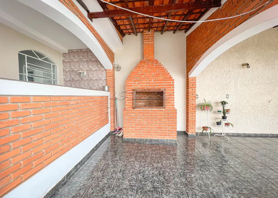 Casa com 2 quartos à venda, 210m2 em Vila Regina, Itapetininga - SP - imagem 6 Foto 6 de Casa com 2 quartos à venda, 210m2 em Vila Regina, Itapetininga - SP