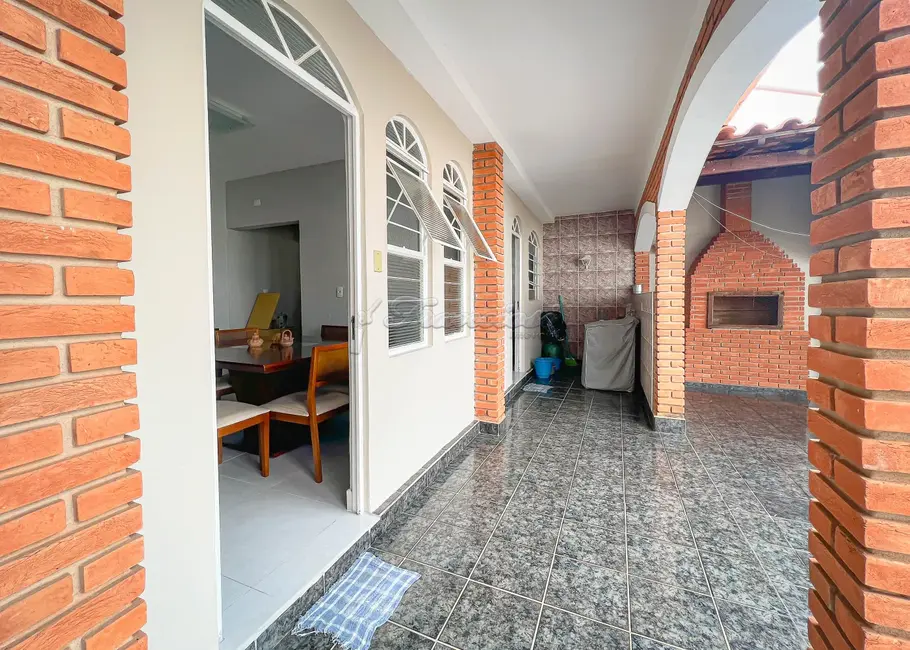 Casa com 2 quartos à venda, 210m2 em Vila Regina, Itapetininga - SP - imagem 4 Foto 4 de Casa com 2 quartos à venda, 210m2 em Vila Regina, Itapetininga - SP