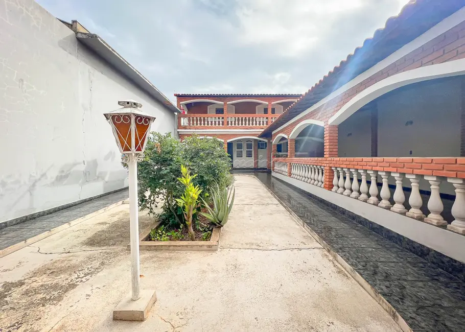 Casa com 2 quartos à venda, 210m2 em Vila Regina, Itapetininga - SP - imagem 1 Foto 1 de Casa com 2 quartos à venda, 210m2 em Vila Regina, Itapetininga - SP