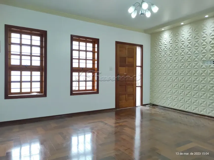 Casa com 2 quartos à venda, 150m2 em Jardim Itália, Itapetininga - SP - imagem 3 Foto 3 de Casa com 2 quartos à venda, 150m2 em Jardim Itália, Itapetininga - SP