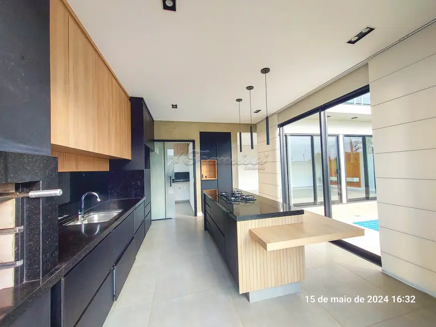 Casa de Condomínio com 3 quartos à venda, 217m2 em Vila Popular, Itapetininga - SP - imagem 6 Foto 6 de Casa de Condomínio com 3 quartos à venda, 217m2 em Vila Popular, Itapetininga - SP