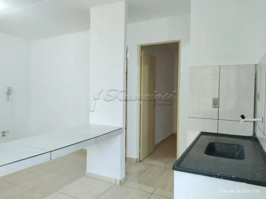 Foto 4 de Apartamento com 2 quartos para alugar, 48m2 em Vila Popular, Itapetininga - SP