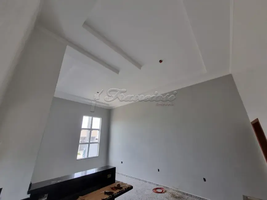 Casa de Condomínio com 3 quartos à venda, 150m2 em Vila Piedade, Itapetininga - SP - imagem 3 Foto 3 de Casa de Condomínio com 3 quartos à venda, 150m2 em Vila Piedade, Itapetininga - SP