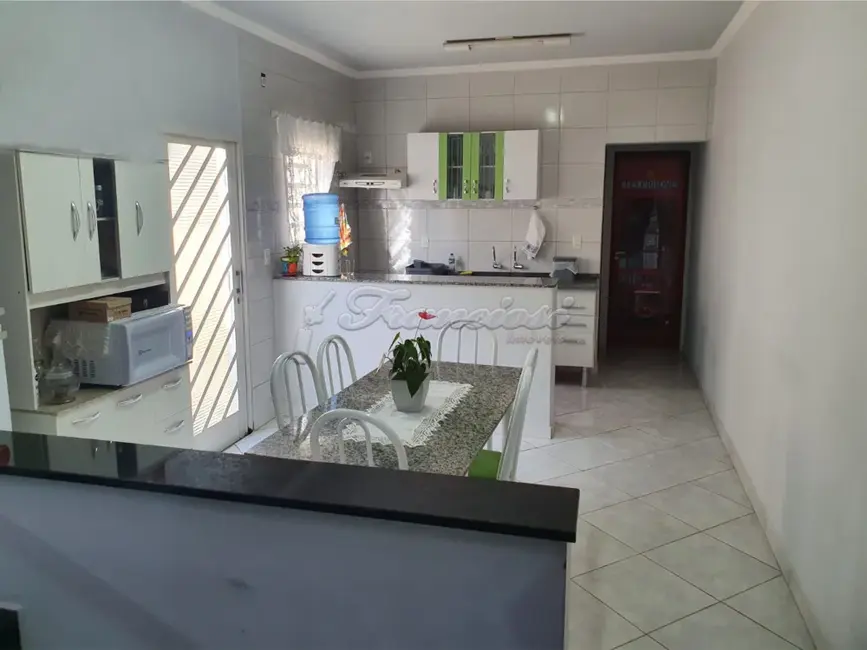 Casa com 3 quartos à venda, 129m2 em Vila Monteiro, Itapetininga - SP - imagem 7 Foto 7 de Casa com 3 quartos à venda, 129m2 em Vila Monteiro, Itapetininga - SP