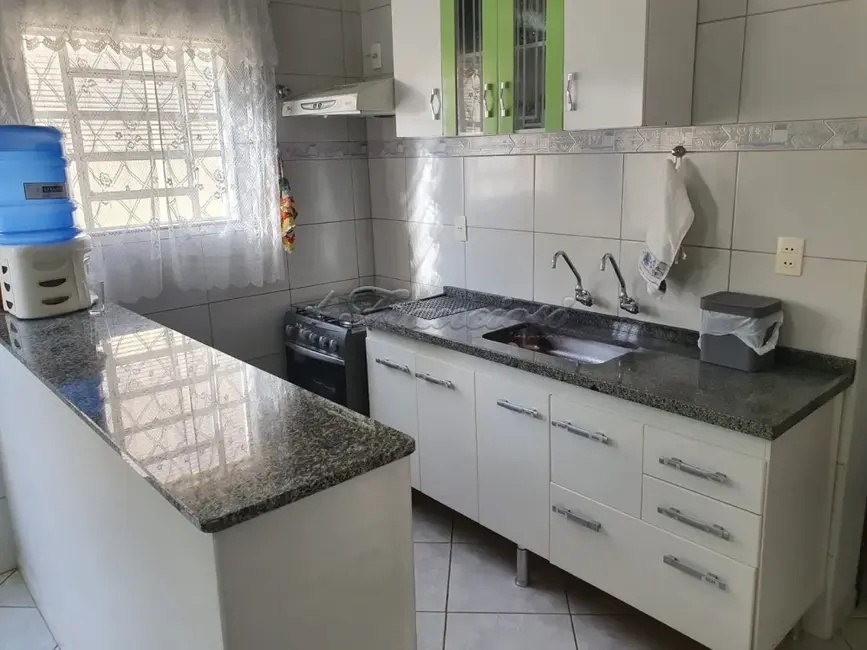 Casa com 3 quartos à venda, 129m2 em Vila Monteiro, Itapetininga - SP - imagem 4 Foto 4 de Casa com 3 quartos à venda, 129m2 em Vila Monteiro, Itapetininga - SP