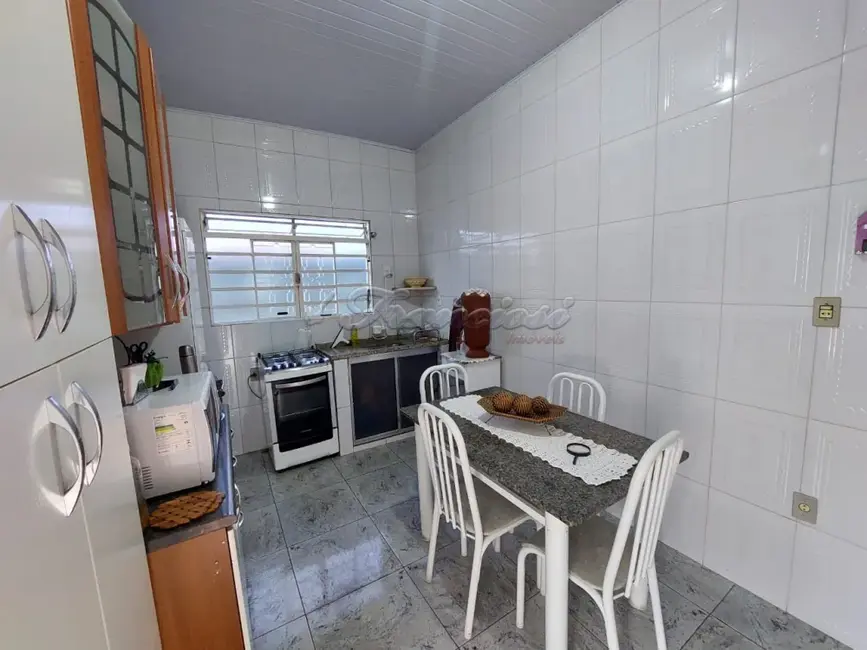 Casa com 2 quartos à venda, 279m2 em Vila Vendramini, Itapetininga - SP - imagem 4 Foto 4 de Casa com 2 quartos à venda, 279m2 em Vila Vendramini, Itapetininga - SP