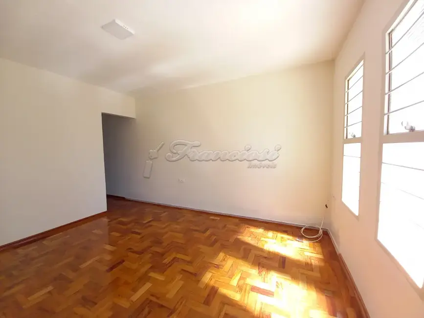 Foto 1 de Casa com 2 quartos à venda, 125m2 em Vila Rio Branco, Itapetininga - SP